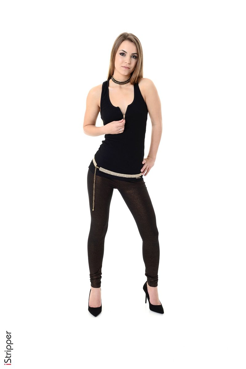 Кармен, 27 лет, 2 размер груди